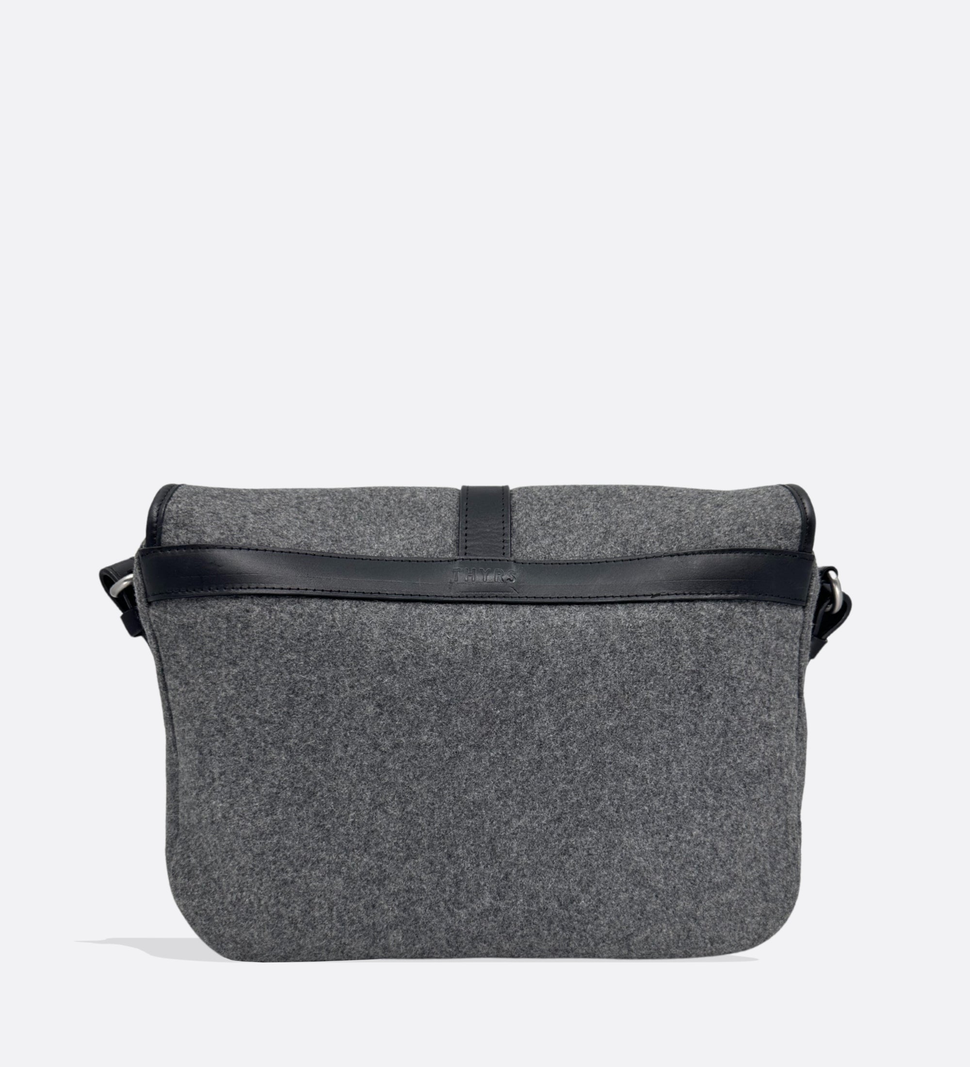 Besace taille M en drap de laine gris, THYRS