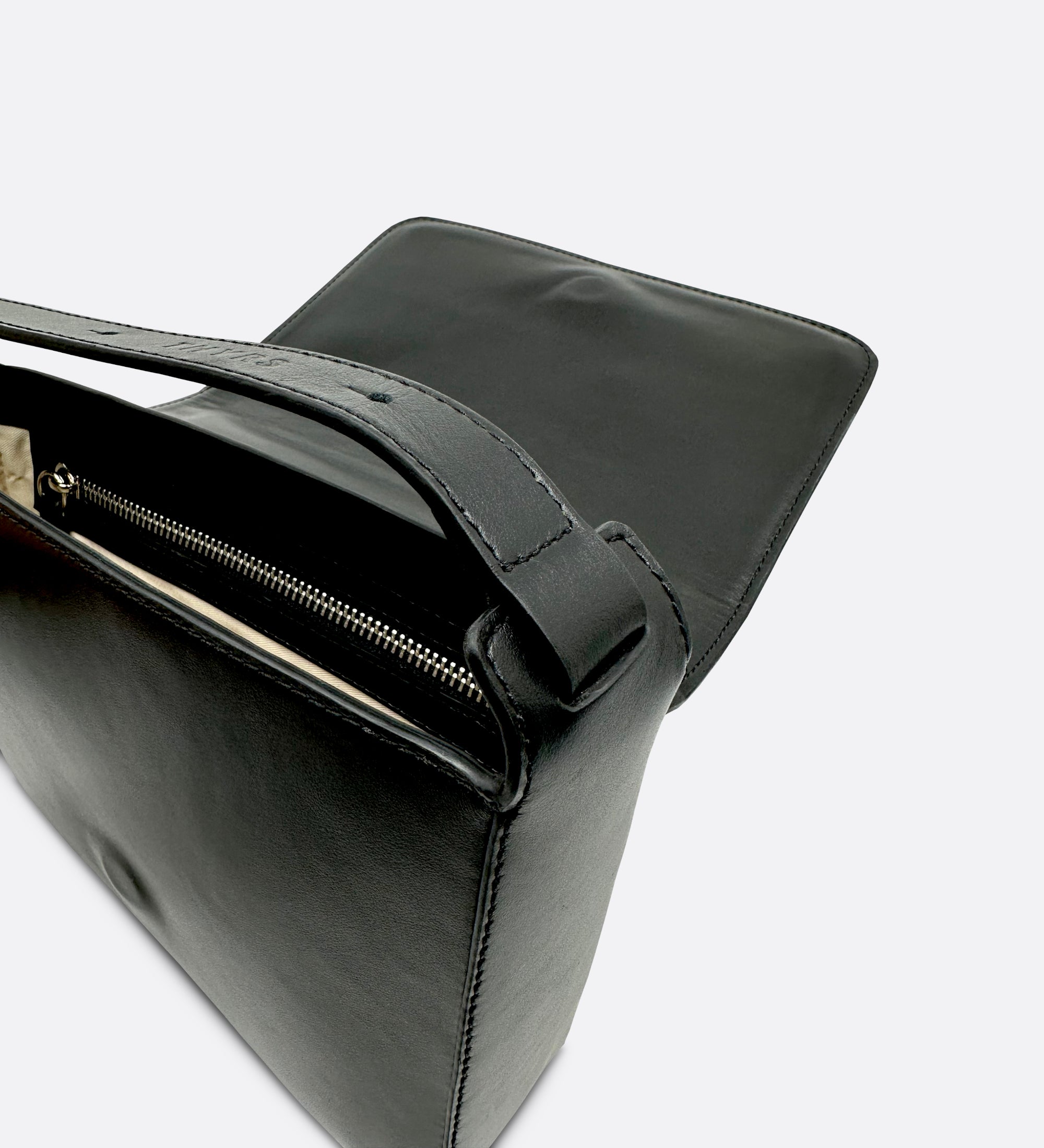 Nine | Weiches Leder